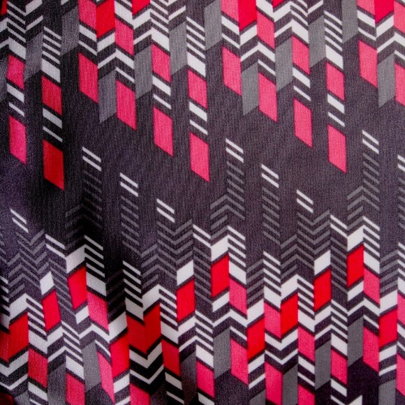 LA Gear Yoga Capri Pants, Ladies Size Medium, Pink/Gray Geometric Pattern - Picture 3 of 5